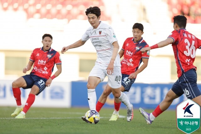 포항, 김천전 6연패 끝에 1-0 승리... 주닝요 프리킥골